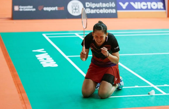 和年轻中场 和年轻中场